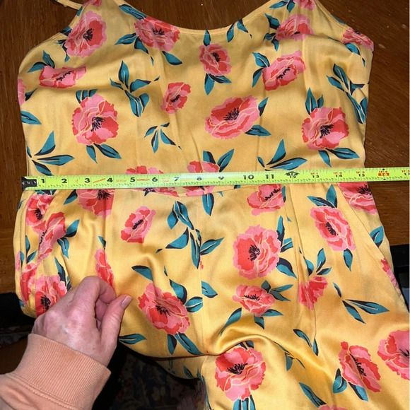 Billabong Yellow Floral Jumpsuit Boho Festival Whimsical Sleeveless Size Medium - Picture 14 of 17